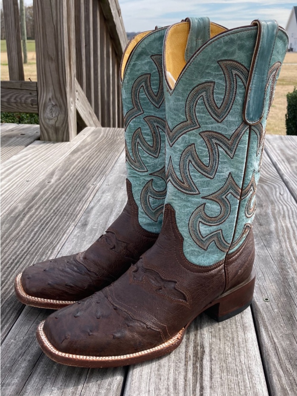 Women’s Cavenders made by Old Gringo Real Ostrich boots size 8